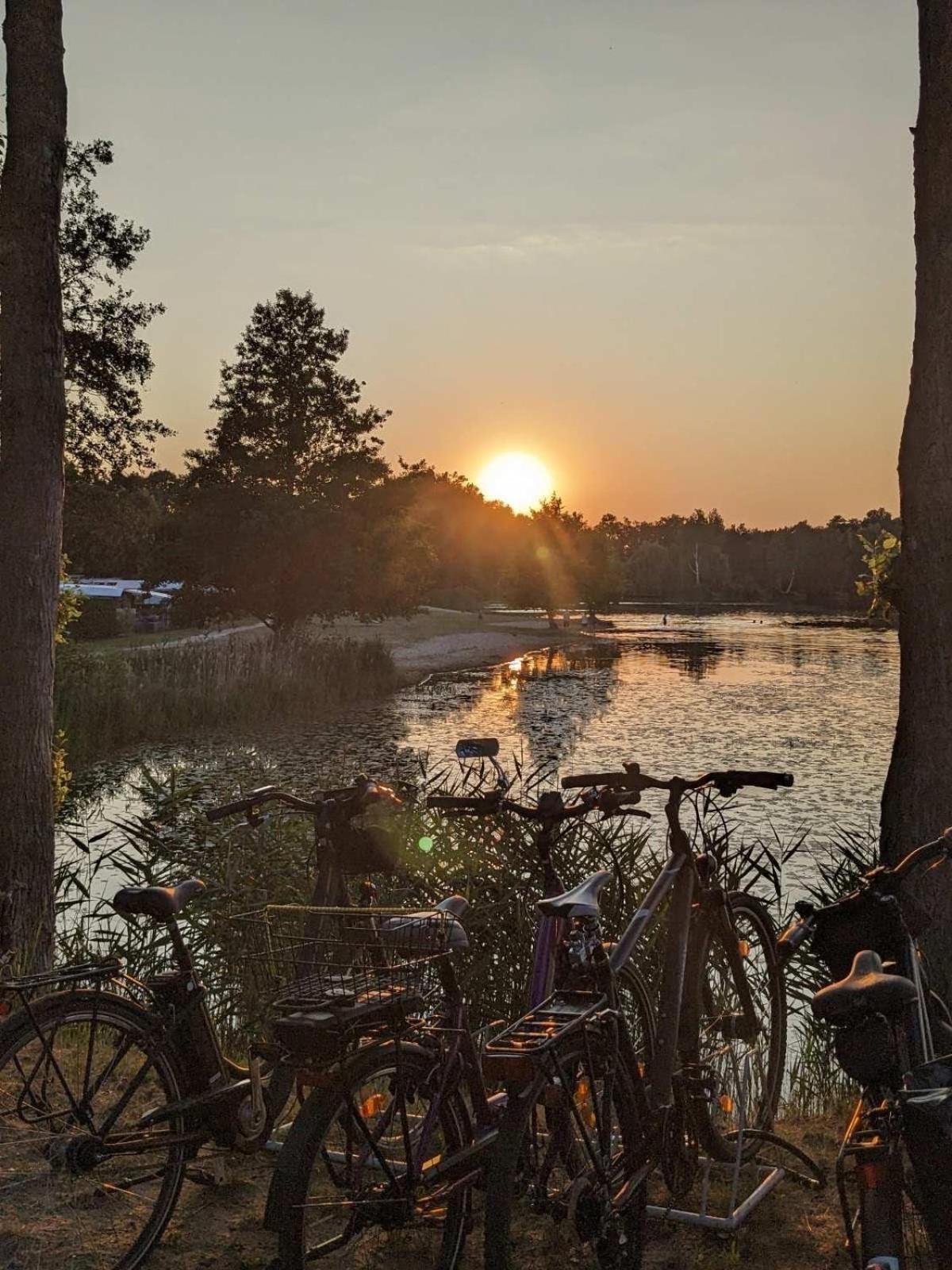 Gruener Bungalow Am Kiebitzsee Villa Falkenburg Esterno foto