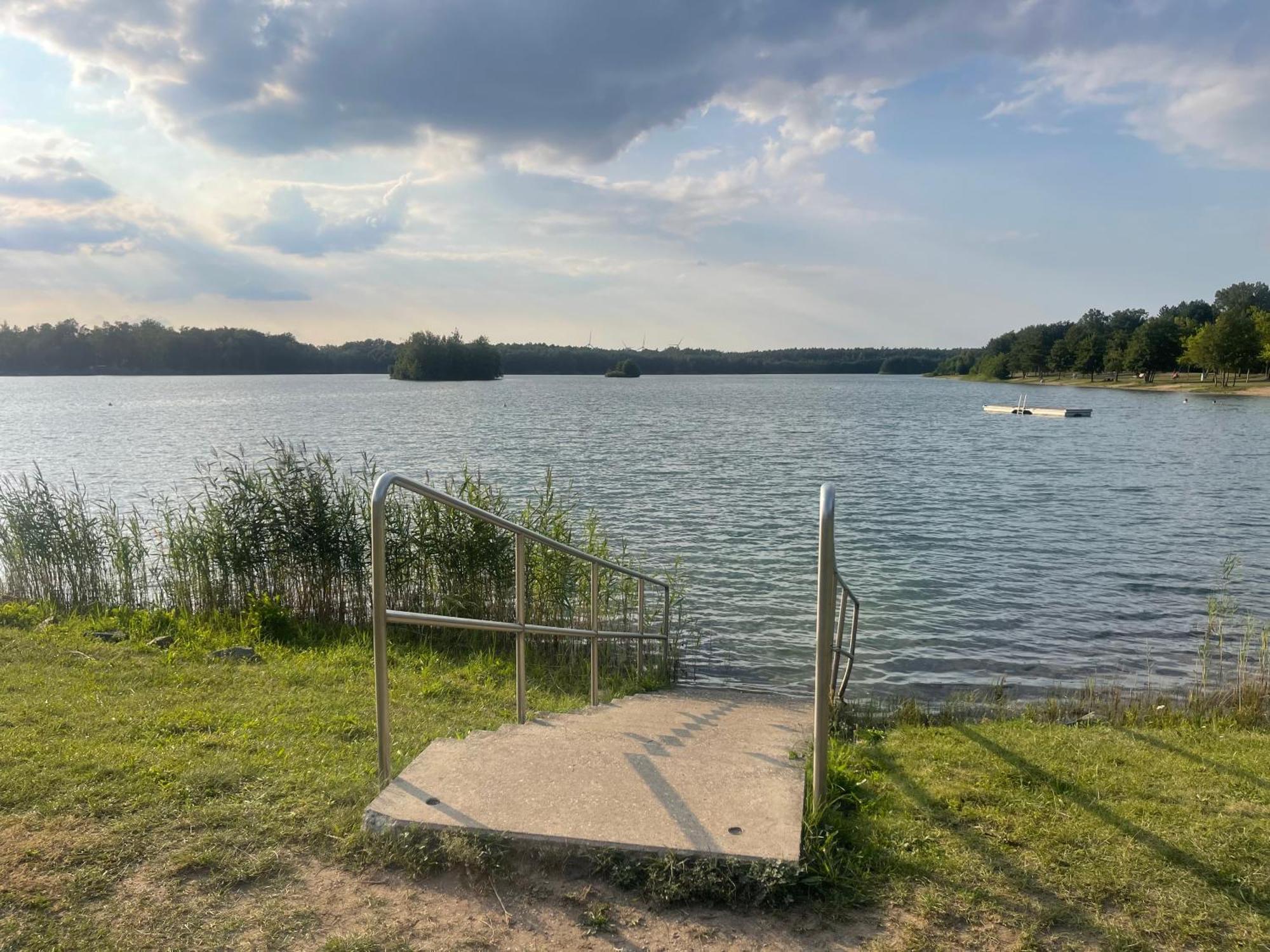 Gruener Bungalow Am Kiebitzsee Villa Falkenburg Esterno foto